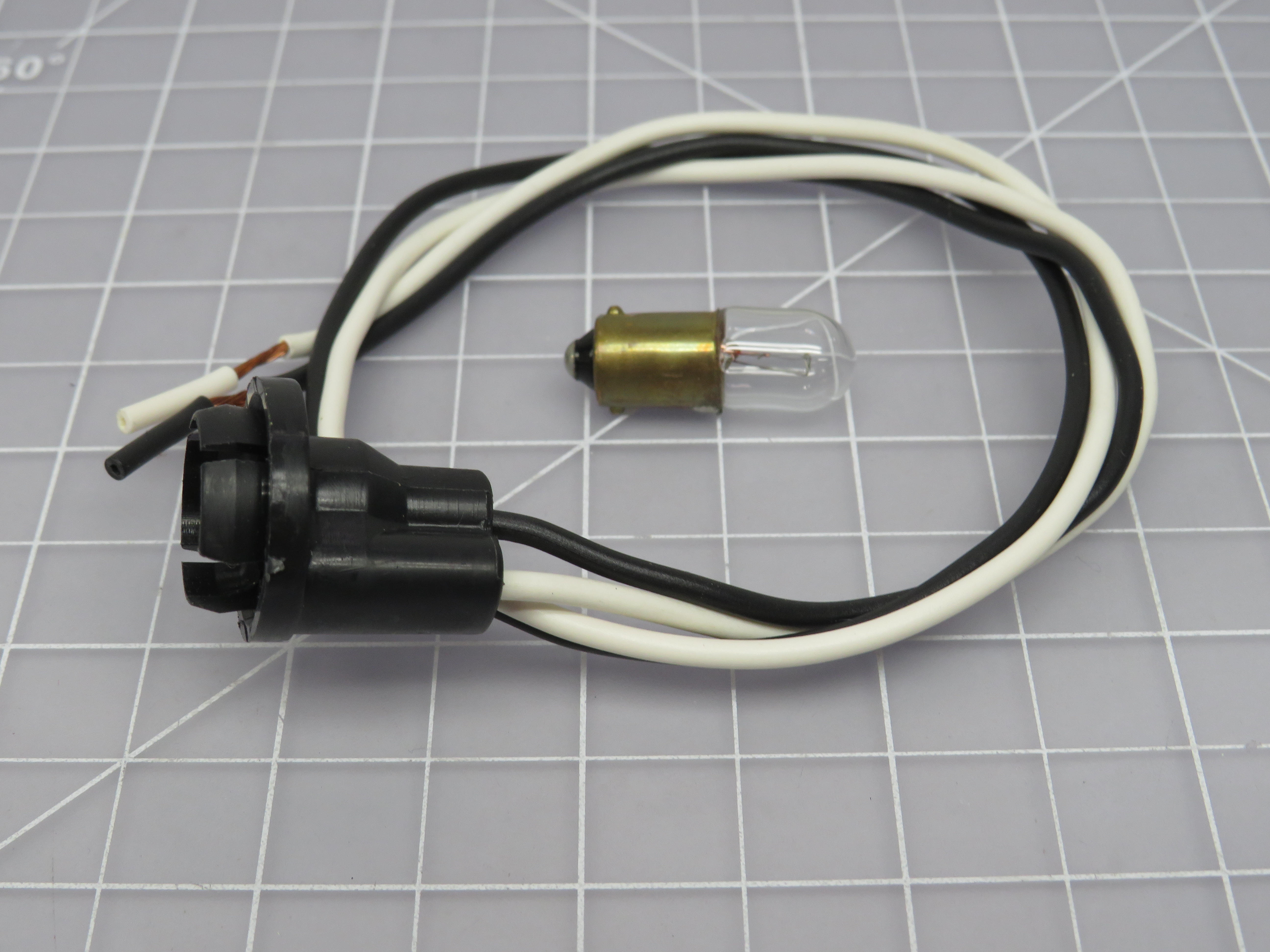 Stewart Warner 366SX Light Kit Replacement Bulb And Socket Clear Light